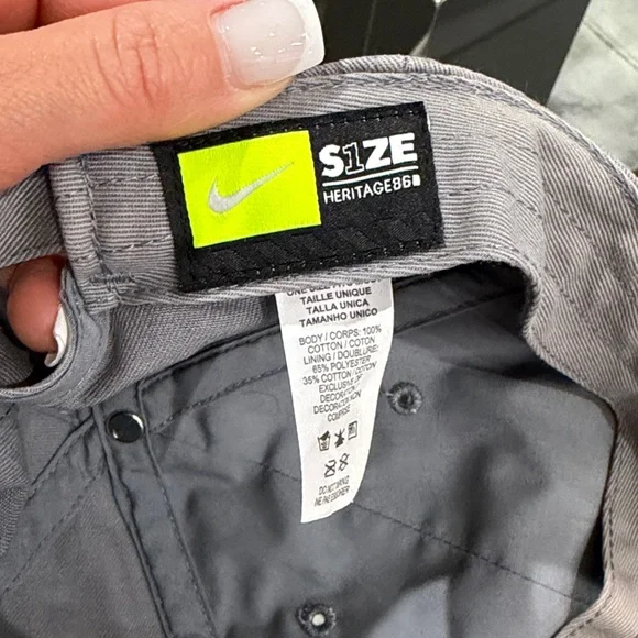 Nike Light Gray Cap with White Logo - Picture 6 of 7